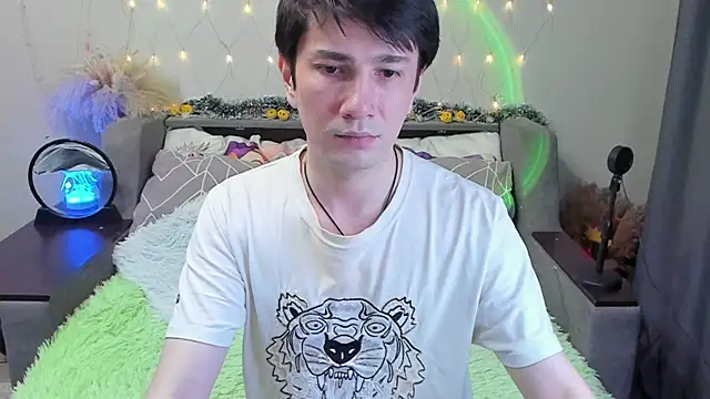 Yumi steve online show from December 16, 4:56 pm