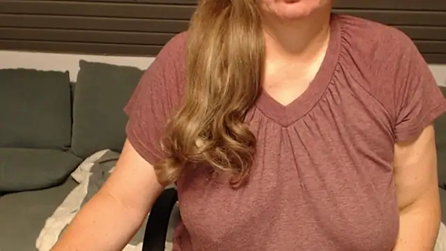 KimMitchelli online show from September 25, 5:22 am