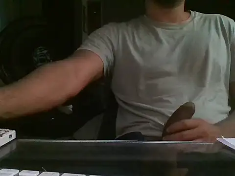 Snapshot of Michel22151gw chatting on December 3, 5:33 pm Michel22151gw online show from December 3, 5:33 pm
