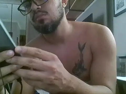 Snapshot of Michel22151gw chatting on July 31, 3:33 pm Michel22151gw online show from July 31, 3:33 pm