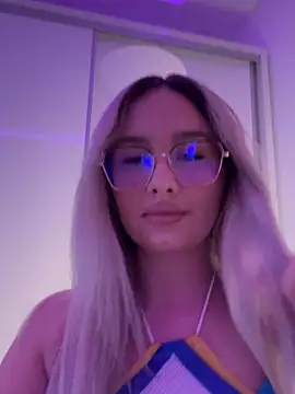 mollyxxx online show from April 5, 1:25 am