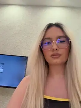 mollyxxx online show from April 6, 3:37 am