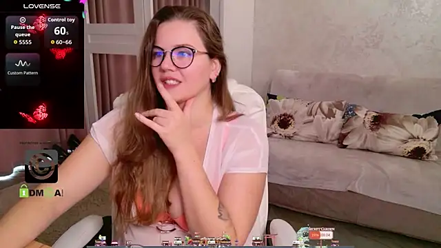 Snapshot of KellyKleine chatting on November 4, 9:41 am KellyKleine online show from November 4, 9:41 am