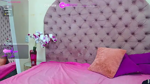 Snapshot of Leslie_passion chatting on February 22, 1:35 pm Leslie passion online show from February 22, 1:35 pm