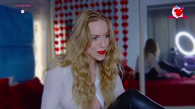 RockQueen A online show from February 11, 2:46 pm