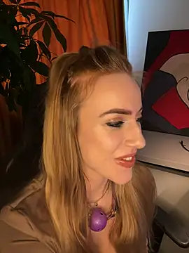 RockQueen A online show from March 9, 8:29 am