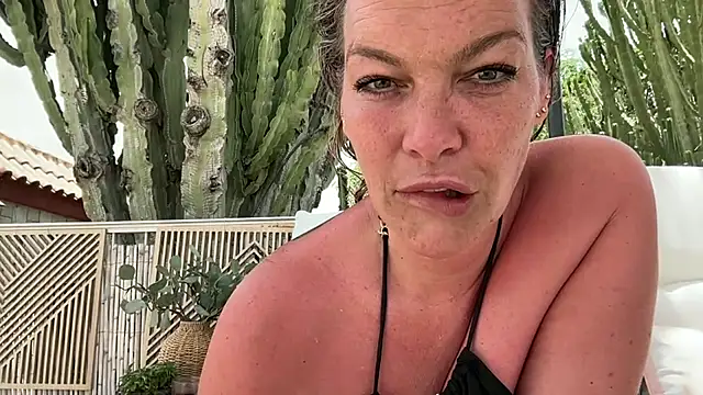 cyberchickie maria online show from June 28, 12:00 pm