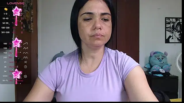 Snapshot of selena_ferri chatting on December 30, 7:53 pm selena ferri online show from December 30, 7:53 pm