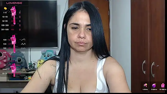 Snapshot of selena_ferri chatting on January 10, 10:25 pm selena ferri online show from January 10, 10:25 pm