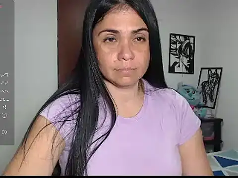 Snapshot of selena_ferri chatting on January 20, 2:43 am selena ferri online show from January 20, 2:43 am