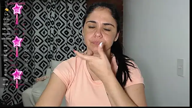 Snapshot of selena_ferri chatting on January 31, 2:37 am selena ferri online show from January 31, 2:37 am