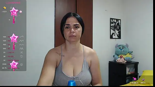 Snapshot of selena_ferri chatting on February 2, 12:40 am selena ferri online show from February 2, 12:40 am