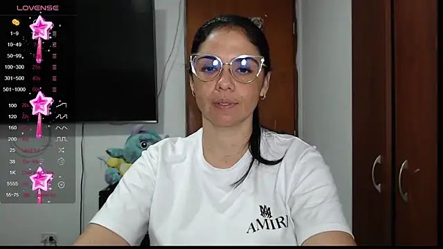 Snapshot of selena_ferri chatting on February 12, 3:18 am selena ferri online show from February 12, 3:18 am