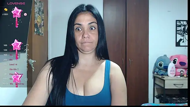 Snapshot of selena_ferri chatting on March 18, 2:25 am selena ferri online show from March 18, 2:25 am