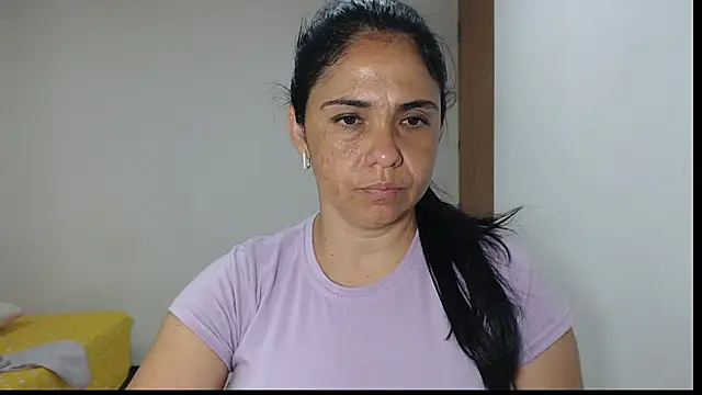 Snapshot of selena_ferri chatting on September 9, 12:32 am selena ferri online show from September 9, 12:32 am