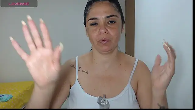 Snapshot of selena_ferri chatting on September 28, 7:08 pm selena ferri online show from September 28, 7:08 pm