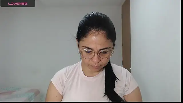 Snapshot of selena_ferri chatting on October 27, 8:13 pm selena ferri online show from October 27, 8:13 pm