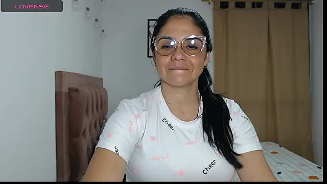 Snapshot of selena_ferri chatting on November 7, 2:44 am selena ferri online show from November 7, 2:44 am