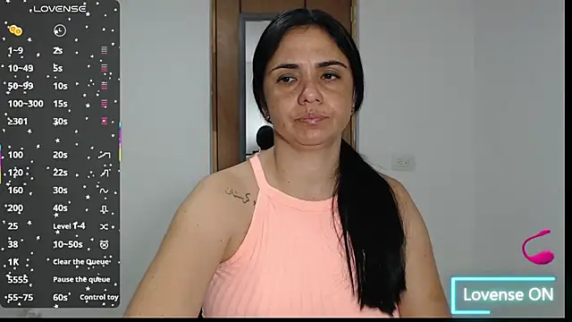 Snapshot of selena_ferri chatting on November 15, 1:25 am selena ferri online show from November 15, 1:25 am