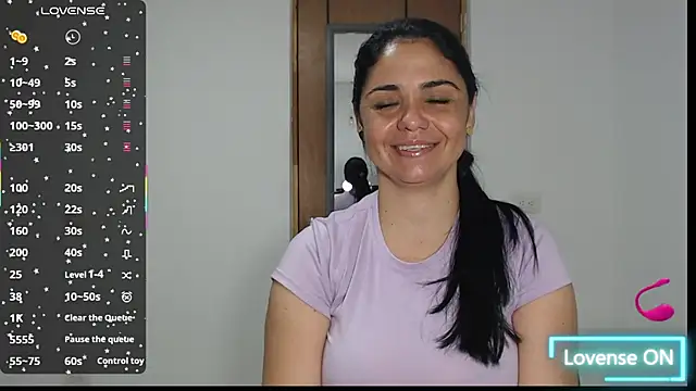 Snapshot of selena_ferri chatting on November 18, 9:30 pm selena ferri online show from November 18, 9:30 pm