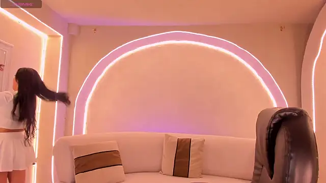 MiaRoberts1 online show from April 18, 12:42 pm