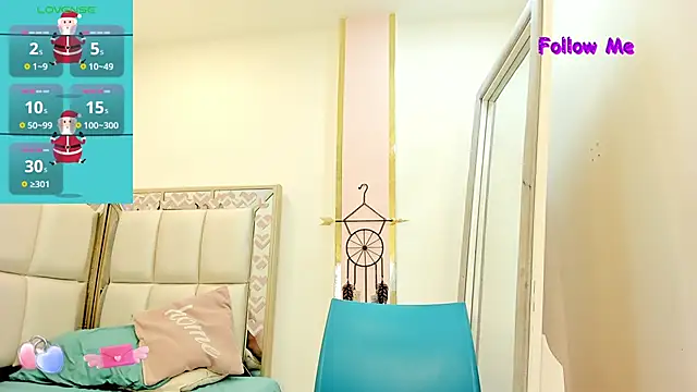 Snapshot of Oriana_Davis1 chatting on December 11, 8:36 am Oriana Davis1 online show from December 11, 8:36 am