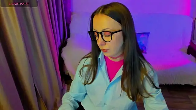 CurlySteph online show from January 7, 6:21 pm