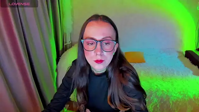 CurlySteph online show from February 11, 7:52 pm