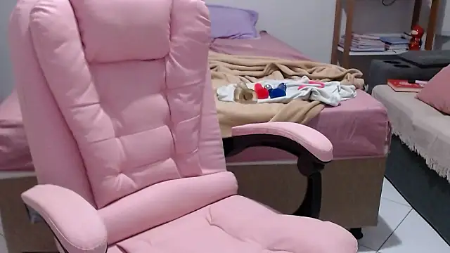 bustycarly online show from April 24, 8:17 am