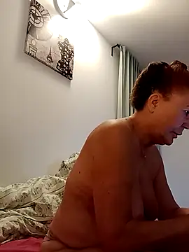 Hottie-Mom online show from October 15, 8:03 am