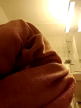 Hottie-Mom online show from December 18, 9:26 am