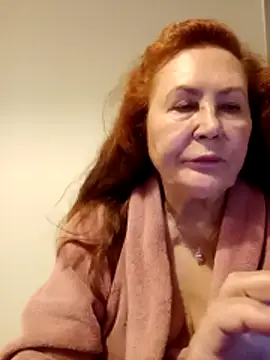 Hottie-Mom online show from April 20, 8:10 pm