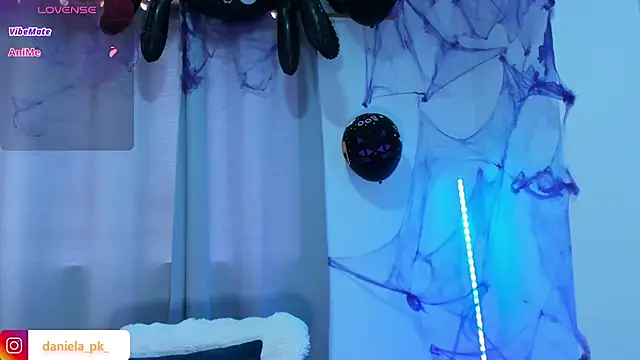 roxy pk  online show from October 28, 4:20 pm