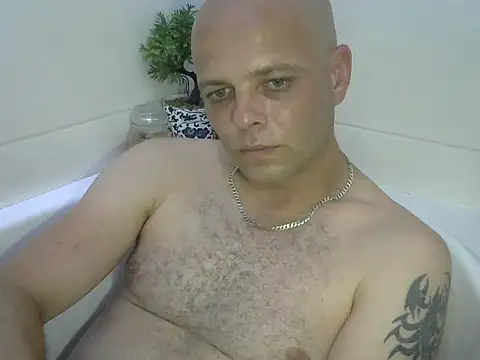 Snapshot of terrorysta84 chatting on July 19, 12:25 am terrorysta84 online show from July 19, 12:25 am