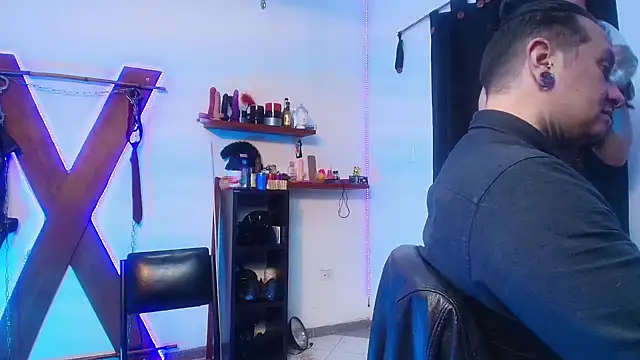 boy n girl online show from December 5, 10:34 pm