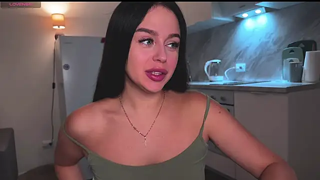 Megan Nilson online show from December 17, 11:16 pm