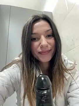 Snapshot of _MiaQueen_ chatting on March 13, 10:32 pm  MiaQueen  online show from March 13, 10:32 pm