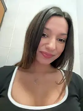 Snapshot of _MiaQueen_ chatting on March 15, 12:15 am  MiaQueen  online show from March 15, 12:15 am