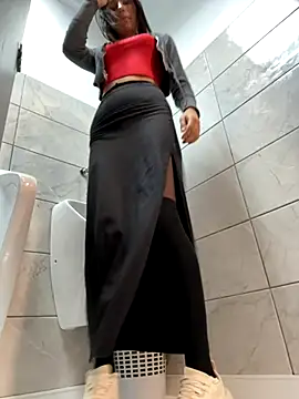 Snapshot of _MiaQueen_ chatting on October 12, 4:06 pm  MiaQueen  online show from October 12, 4:06 pm