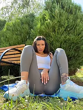 Snapshot of _MiaQueen_ chatting on August 1, 1:32 pm MiaQueen online show from August 1, 1:32 pm