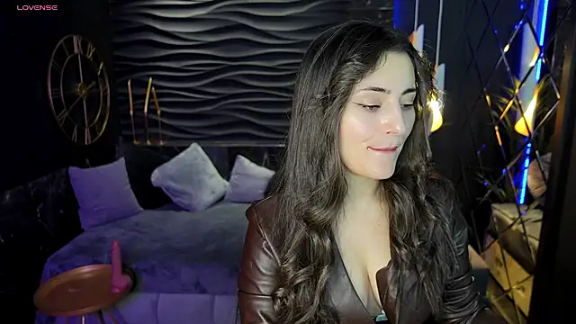 KylieMellow online show from February 3, 12:25 pm