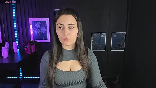 KylieMellow online show from February 22, 5:44 am