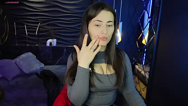 KylieMellow online show from March 15, 5:52 am