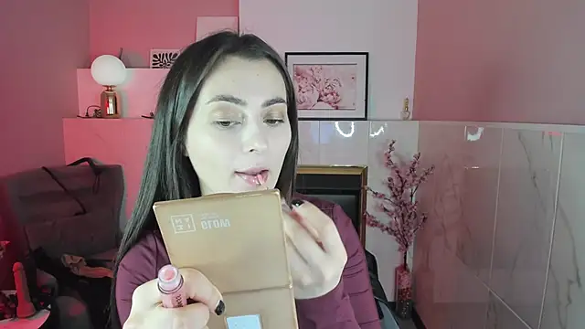 KylieMellow online show from September 25, 2:10 pm