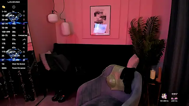 KylieMellow online show from March 29, 5:29 am