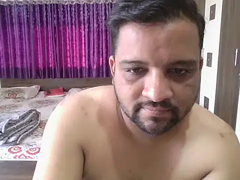 Snapshot of dhruv_love chatting on November 29, 4:04 am dhruv love online show from November 29, 4:04 am