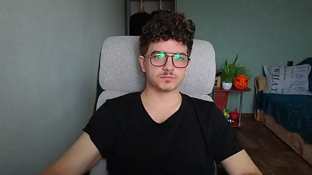 Snapshot of Remy_Miles chatting on November 24, 9:09 am Remy Miles online show from November 24, 9:09 am