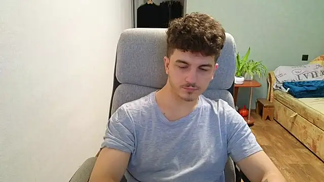 Snapshot of Remy_Miles chatting on December 4, 12:47 pm Remy Miles online show from December 4, 12:47 pm