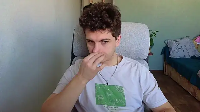 Remy Miles online show from March 29, 6:24 am