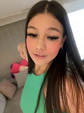 Alyshanon18 online show from February 28, 9:44 pm